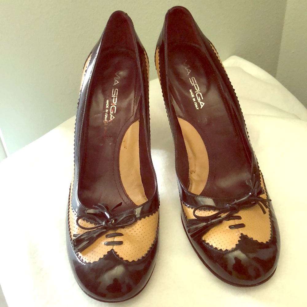 Via Spiga heels taupe/black patent leather, 10 M